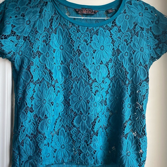 Top - Picture 2 of 2